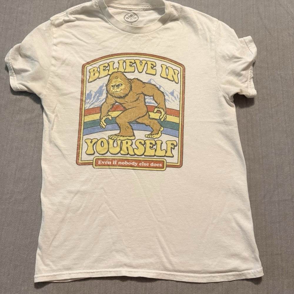Believe In Yourself Bigfoot‎ Sasquatch Graphic T Shirt White Adult Small Retro